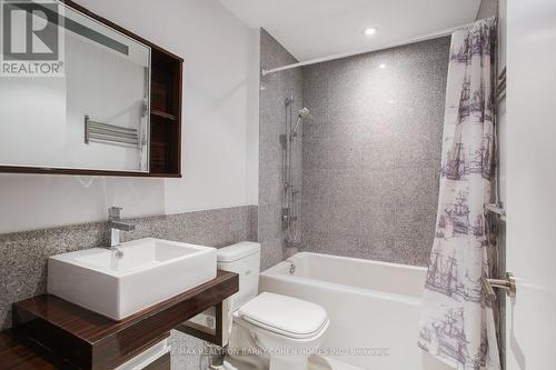 616 - 676 Sheppard Avenue E, Toronto, ON - Indoor Photo Showing Bathroom