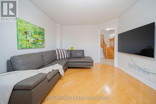 M & 2Nd - 66 Lindenshire Avenue, Vaughan, ON - Indoor Photo Showing Living Room