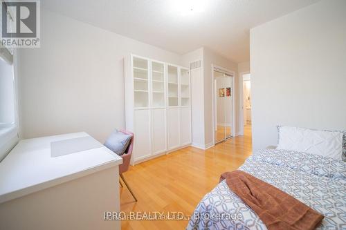 M & 2Nd - 66 Lindenshire Avenue, Vaughan, ON - Indoor Photo Showing Bedroom