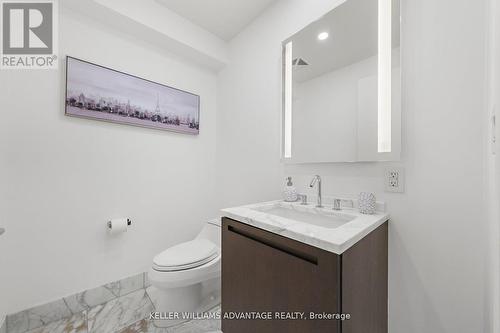 2308 - 180 University Avenue, Toronto, ON - Indoor Photo Showing Bathroom