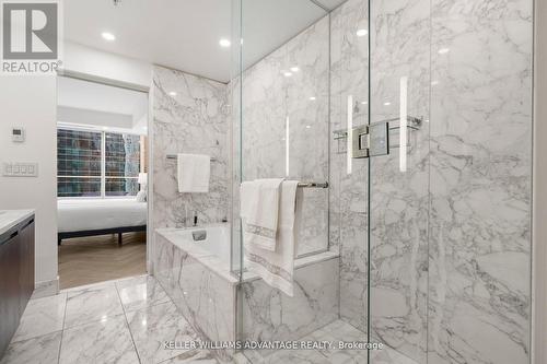 2308 - 180 University Avenue, Toronto, ON - Indoor Photo Showing Bathroom