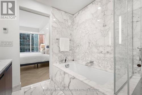 2308 - 180 University Avenue, Toronto, ON - Indoor Photo Showing Bathroom