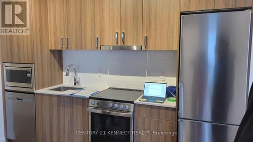 A3110 - 30 Upper Mall Way, Vaughan, ON - Indoor Photo Showing Kitchen