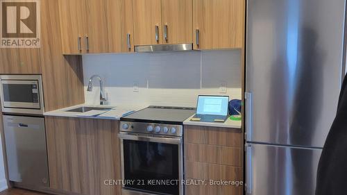 A3110 - 30 Upper Mall Way, Vaughan, ON - Indoor Photo Showing Kitchen