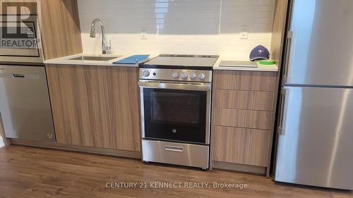 A3110 - 30 Upper Mall Way, Vaughan, ON - Indoor Photo Showing Kitchen