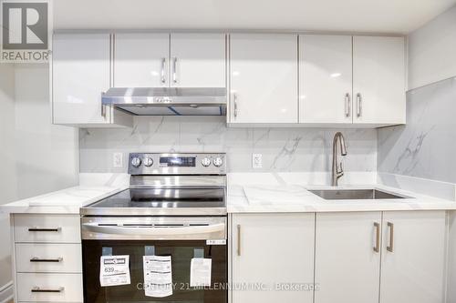 Bsmt - 5557 Oscar Peterson Boulevard, Mississauga, ON - Indoor Photo Showing Kitchen