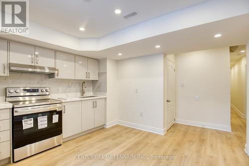 Bsmt - 5557 Oscar Peterson Boulevard, Mississauga, ON - Indoor Photo Showing Kitchen