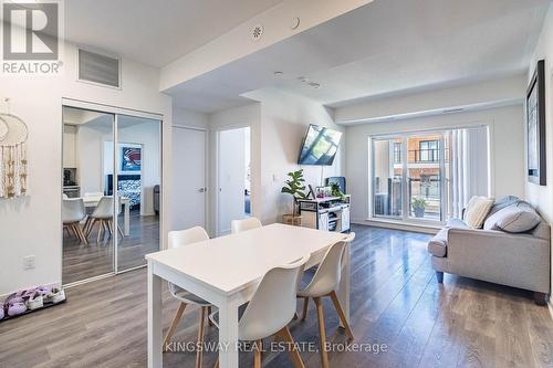 304 - 120 Canon Jackson Drive, Toronto, ON - Indoor Photo Showing Living Room