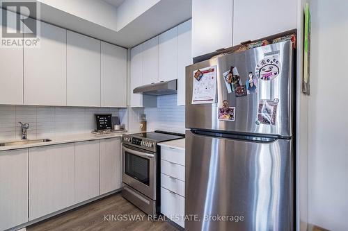 304 - 120 Canon Jackson Drive, Toronto, ON - Indoor Photo Showing Kitchen With Stainless Steel Kitchen