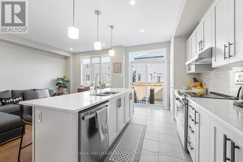 39 Gardenpost Terrace, Ottawa, ON - Indoor Photo Showing Kitchen With Upgraded Kitchen