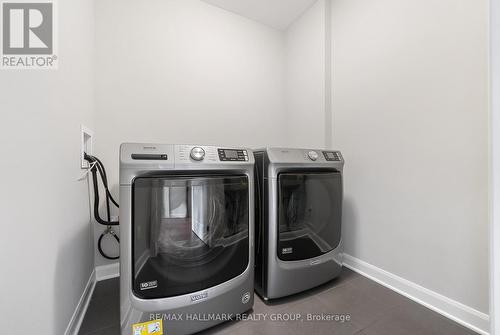 39 Gardenpost Terrace, Ottawa, ON - Indoor Photo Showing Laundry Room