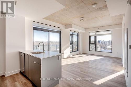 604 - 820 Archibald Street, Ottawa, ON - Indoor Photo Showing Kitchen