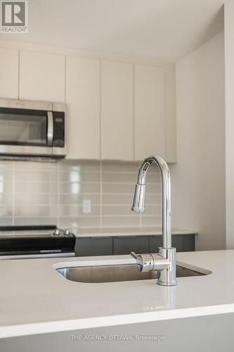 604 - 820 Archibald Street, Ottawa, ON - Indoor Photo Showing Kitchen With Double Sink