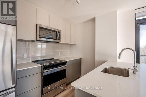 604 - 820 Archibald Street, Ottawa, ON - Indoor Photo Showing Kitchen With Upgraded Kitchen