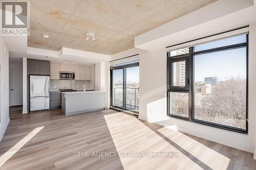 604 - 820 Archibald Street, Ottawa, ON - Indoor Photo Showing Kitchen