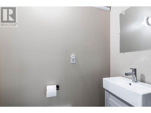 2802 Squamish Court, Kamloops, BC - Indoor Photo Showing Bathroom