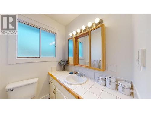 2001 4Th Avenue S, Cranbrook, BC - Indoor Photo Showing Bathroom