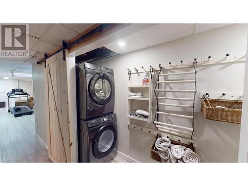 2001 4Th Avenue S, Cranbrook, BC - Indoor Photo Showing Laundry Room