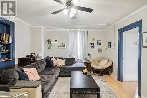 219 Cochrane Street, Scugog, ON - Indoor Photo Showing Living Room