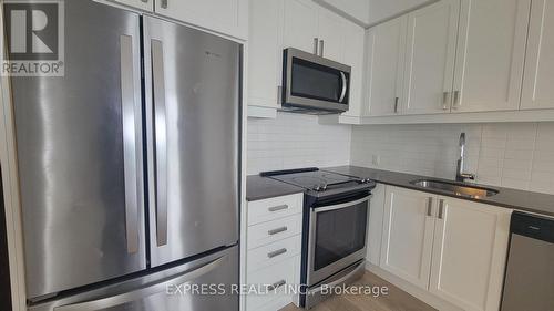 1508 - 8 Nahani Way, Mississauga, ON - Indoor Photo Showing Kitchen