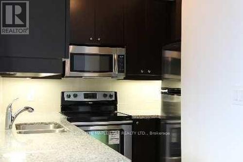 4704 - 60 Absolute Avenue, Mississauga, ON - Indoor Photo Showing Kitchen With Double Sink