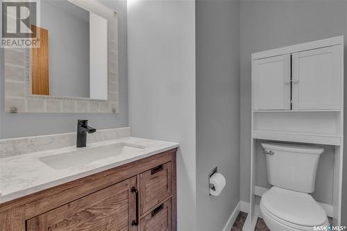 2518 Neff Road E, Regina, SK - Indoor Photo Showing Bathroom