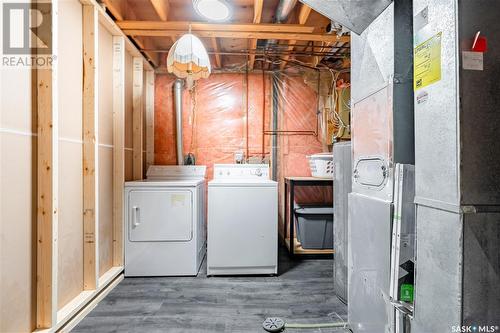 2518 Neff Road E, Regina, SK - Indoor Photo Showing Laundry Room