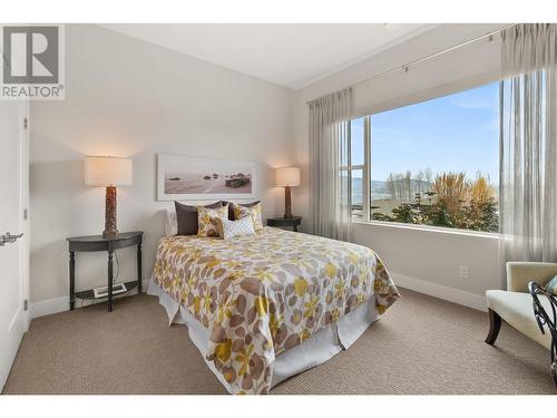 472 Sparrow Hawk Court, Kelowna, BC - Indoor Photo Showing Bedroom