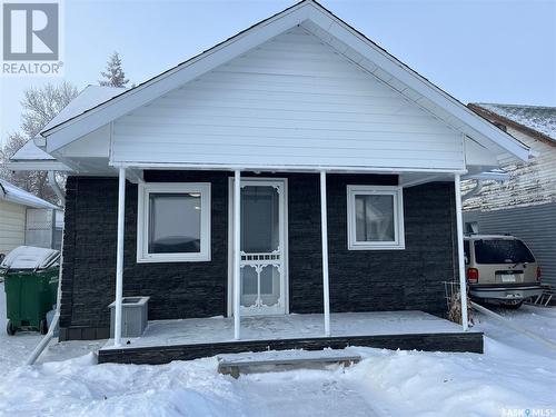 836 Outlook Avenue Sw, Moose Jaw, SK - Outdoor