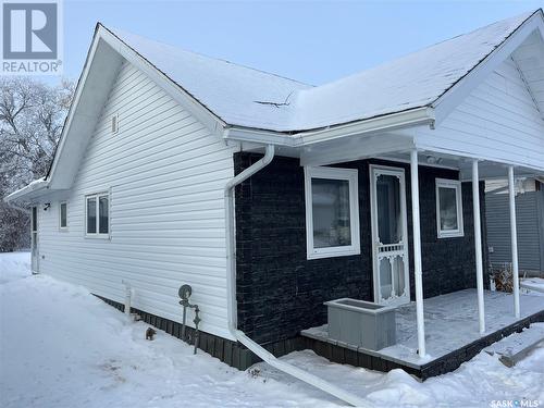 836 Outlook Avenue Sw, Moose Jaw, SK - Outdoor With Exterior