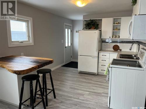 836 Outlook Avenue Sw, Moose Jaw, SK - Indoor Photo Showing Kitchen With Double Sink