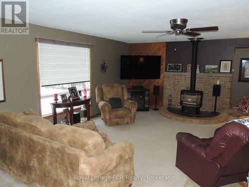 472768 Southgate Sdrd 47, Southgate, ON - Indoor Photo Showing Living Room With Fireplace