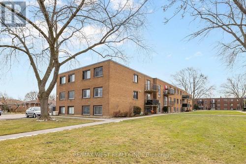 35 - 454 Carlton Street, St. Catharines, ON - Outdoor