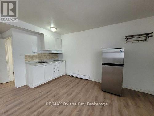 B10 - 280 River Road E, Wasaga Beach, ON - Indoor Photo Showing Kitchen