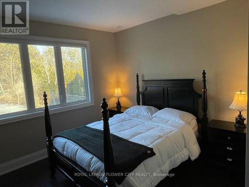 1103 Orchard Road, Mississauga, ON - Indoor Photo Showing Bedroom