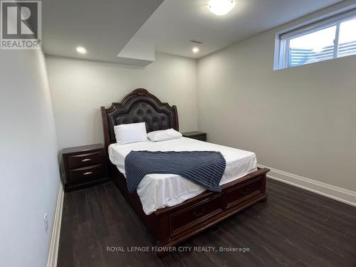 1103 Orchard Road, Mississauga, ON - Indoor Photo Showing Bedroom