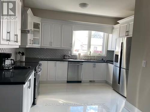 1103 Orchard Road, Mississauga, ON - Indoor Photo Showing Kitchen