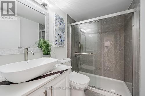 1108 - 3590 Kaneff Crescent, Mississauga, ON - Indoor Photo Showing Bathroom