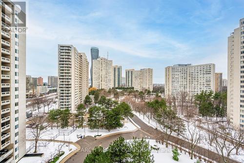 1108 - 3590 Kaneff Crescent, Mississauga, ON - Outdoor With Facade