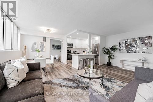 1108 - 3590 Kaneff Crescent, Mississauga, ON - Indoor Photo Showing Living Room