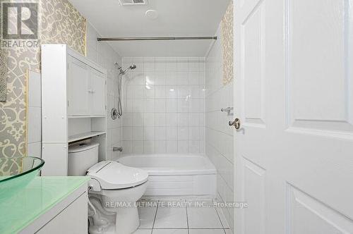 1208 - 300 Webb Drive, Mississauga, ON - Indoor Photo Showing Bathroom