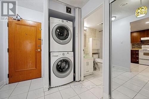 1208 - 300 Webb Drive, Mississauga, ON - Indoor Photo Showing Laundry Room