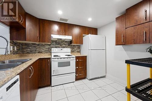 1208 - 300 Webb Drive, Mississauga, ON - Indoor Photo Showing Kitchen With Double Sink