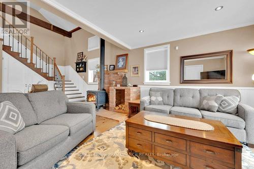 1458 Baptist Church Road, Stirling-Rawdon, ON - Indoor Photo Showing Living Room