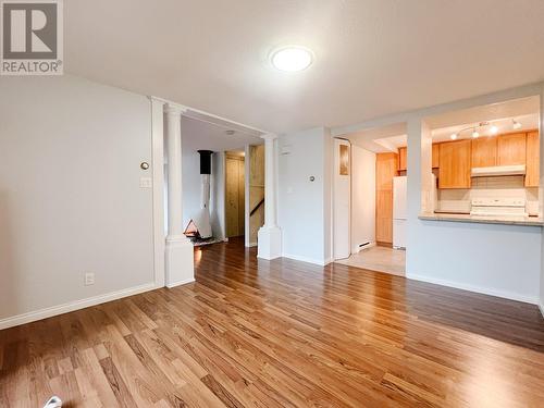 WEST VANCOUVER, BC - Indoor Photo Showing Other Room