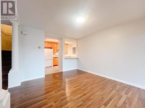 WEST VANCOUVER, BC - Indoor Photo Showing Other Room