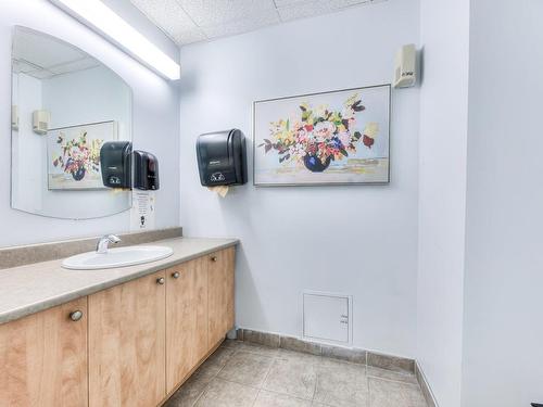 Bathroom - 9850  - 9852 Rue Verville, Montréal (Ahuntsic-Cartierville), QC - Indoor Photo Showing Bathroom