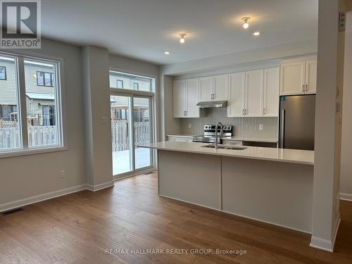 319 Establish Avenue, Ottawa, ON - Indoor Photo Showing Kitchen