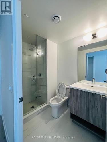 5206 - 138 Downes Street, Toronto, ON - Indoor Photo Showing Bathroom