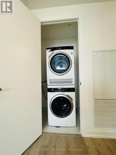 5206 - 138 Downes Street, Toronto, ON - Indoor Photo Showing Laundry Room